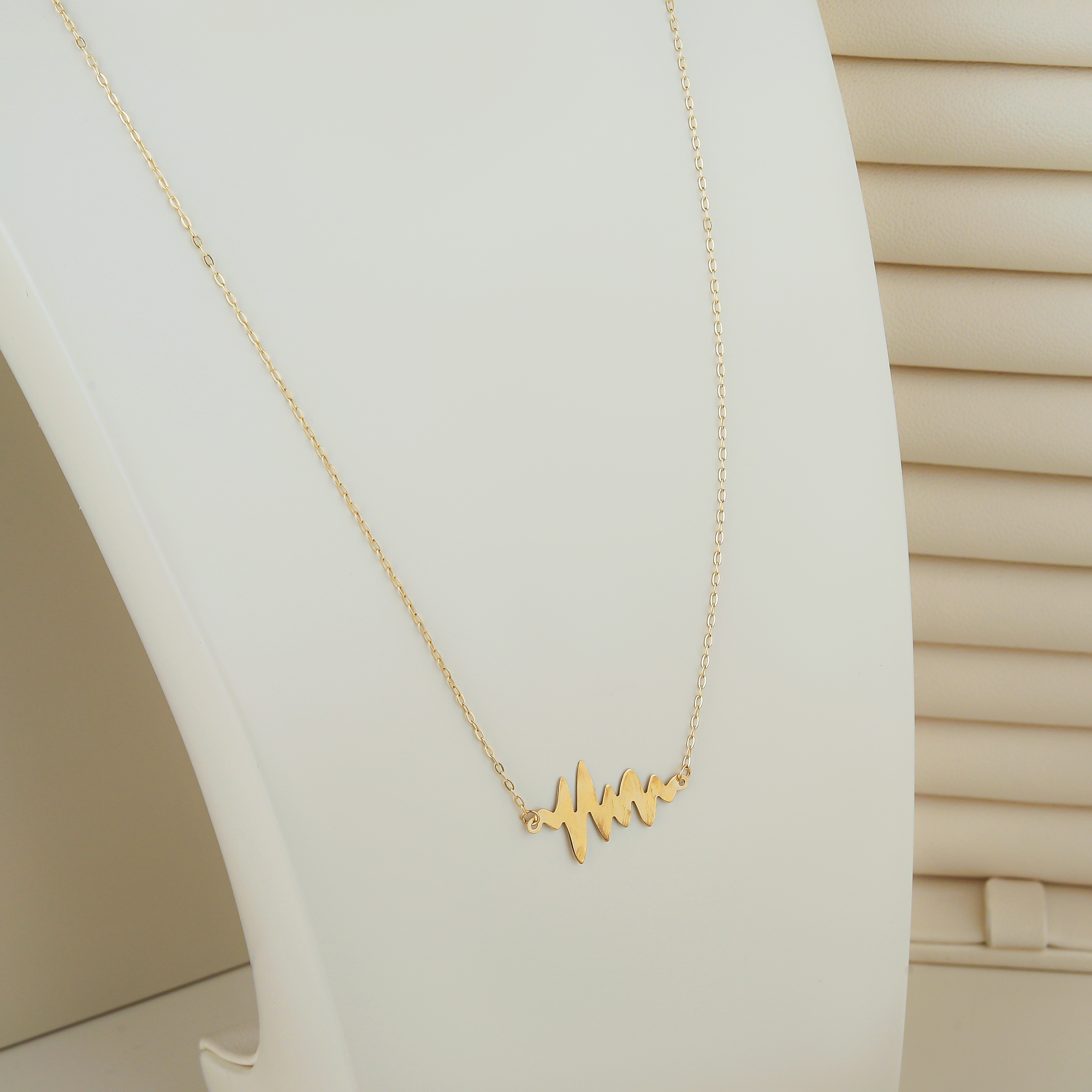 18 karat gold choker, made in Turkey - (H-1010)